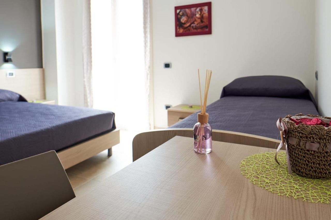 Bouganville House - Casa Vacanze Triparni エクステリア 写真