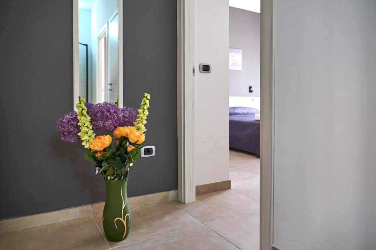 Bouganville House - Casa Vacanze Triparni エクステリア 写真