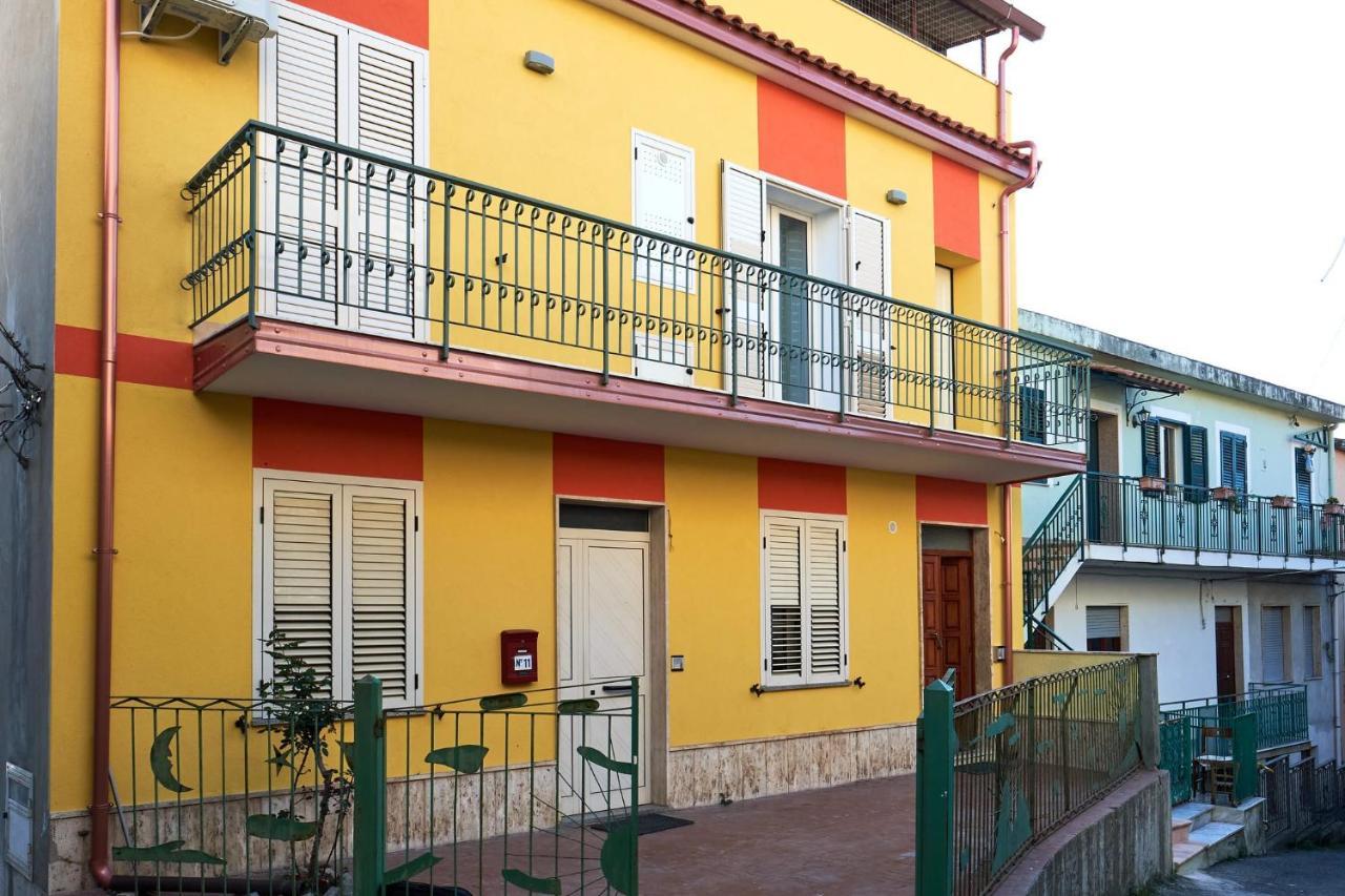 Bouganville House - Casa Vacanze Triparni エクステリア 写真