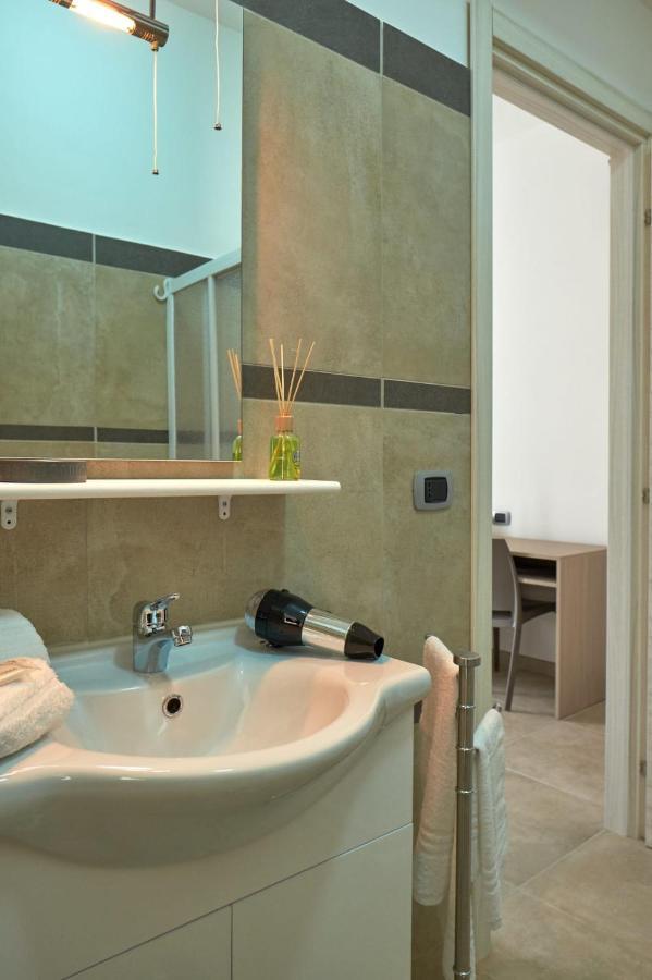 Bouganville House - Casa Vacanze Triparni エクステリア 写真