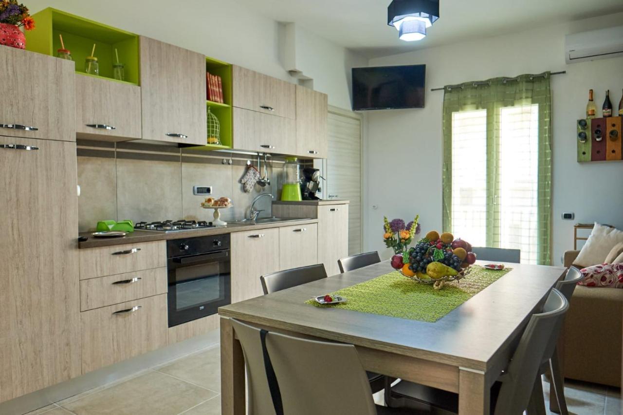 Bouganville House - Casa Vacanze Triparni エクステリア 写真