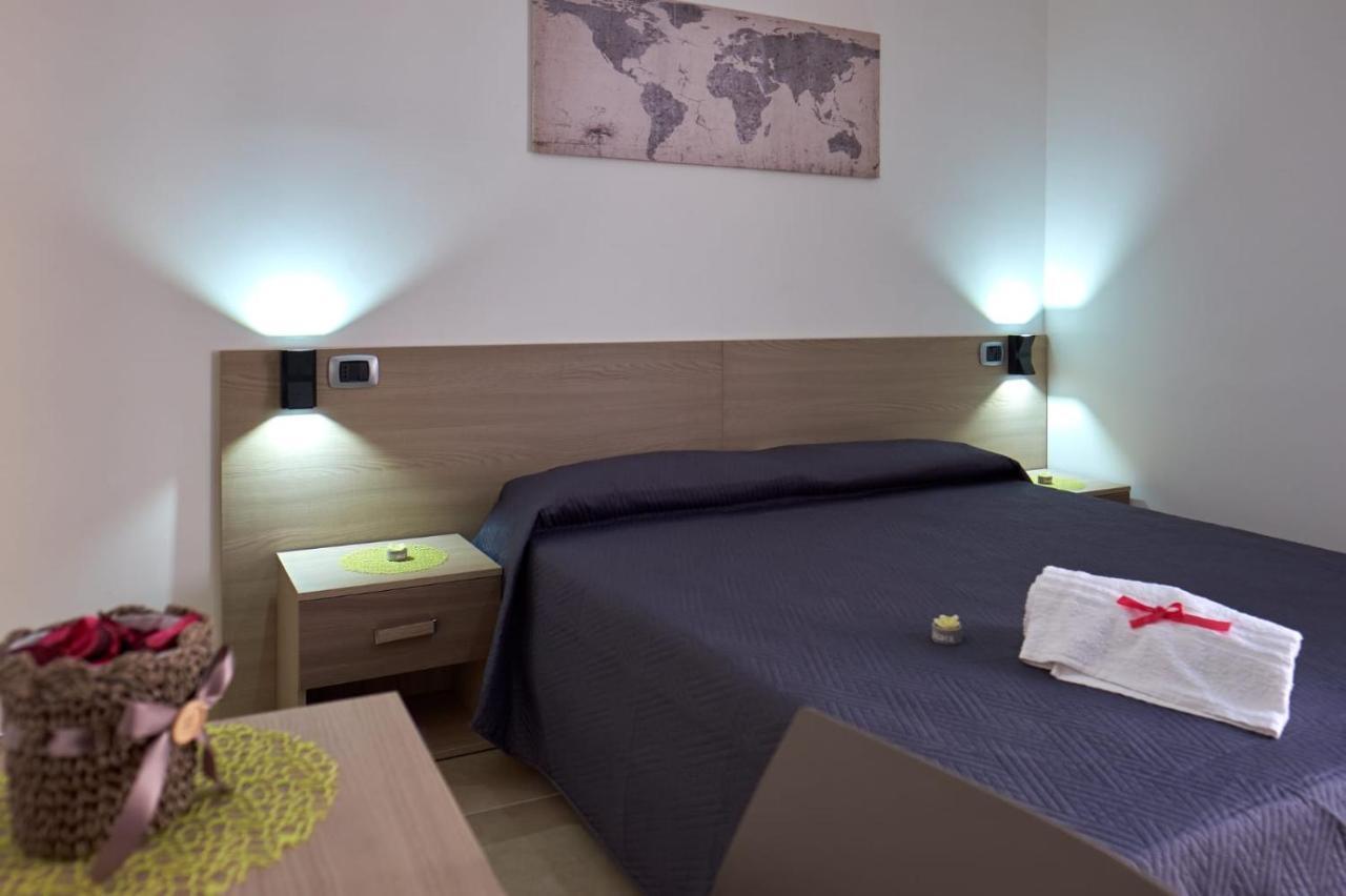 Bouganville House - Casa Vacanze Triparni エクステリア 写真