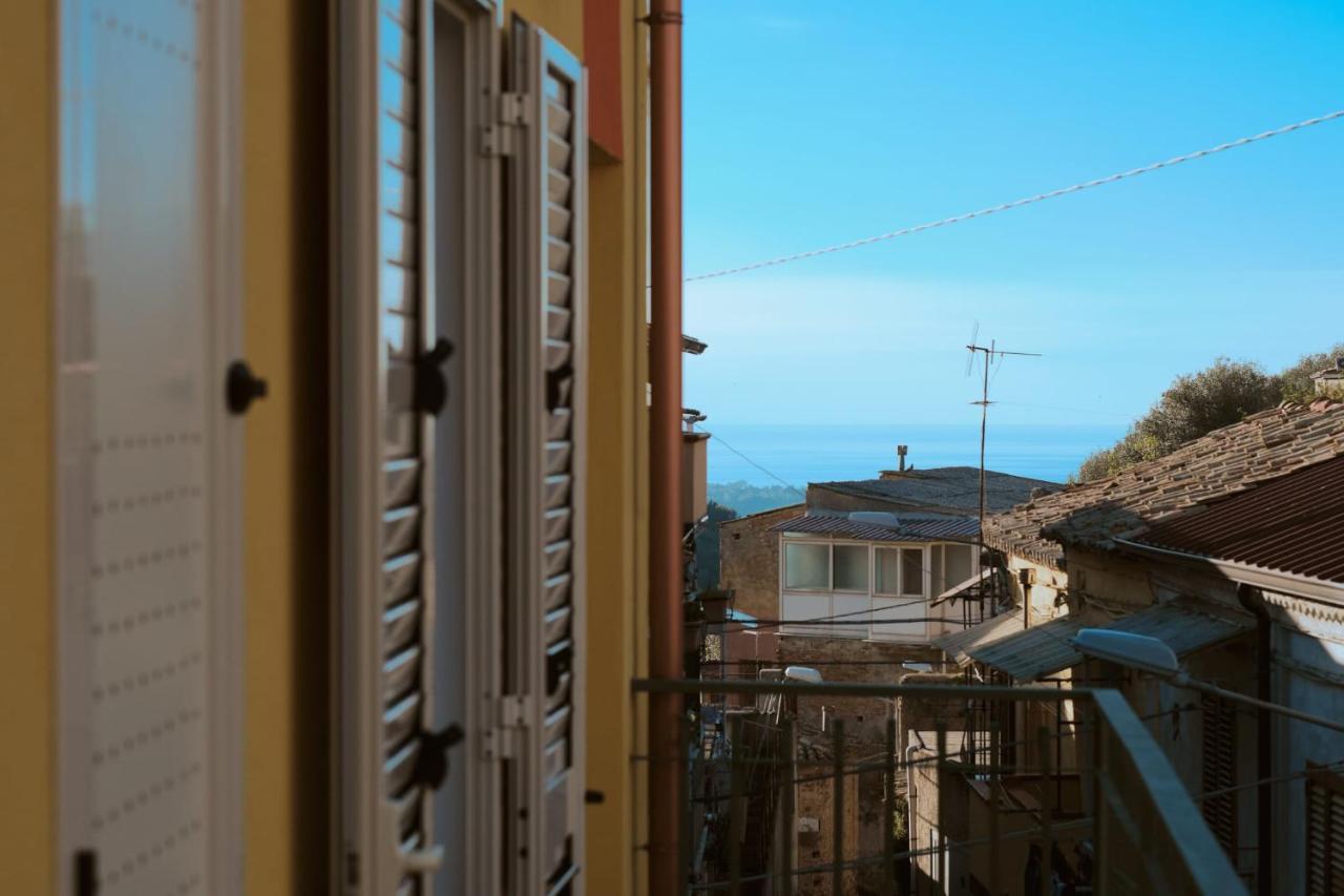 Bouganville House - Casa Vacanze Triparni エクステリア 写真
