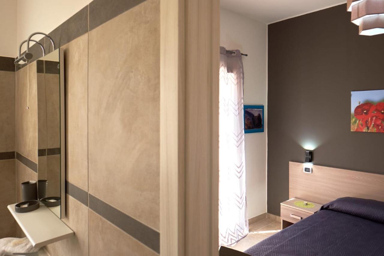 Bouganville House - Casa Vacanze Triparni エクステリア 写真
